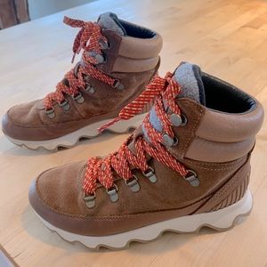 Sorel Kinetic Conquest Snow Boots - Size 7 - EUC